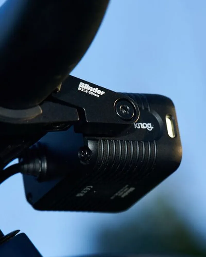 Knog Blinder E 2300 Front Light-8